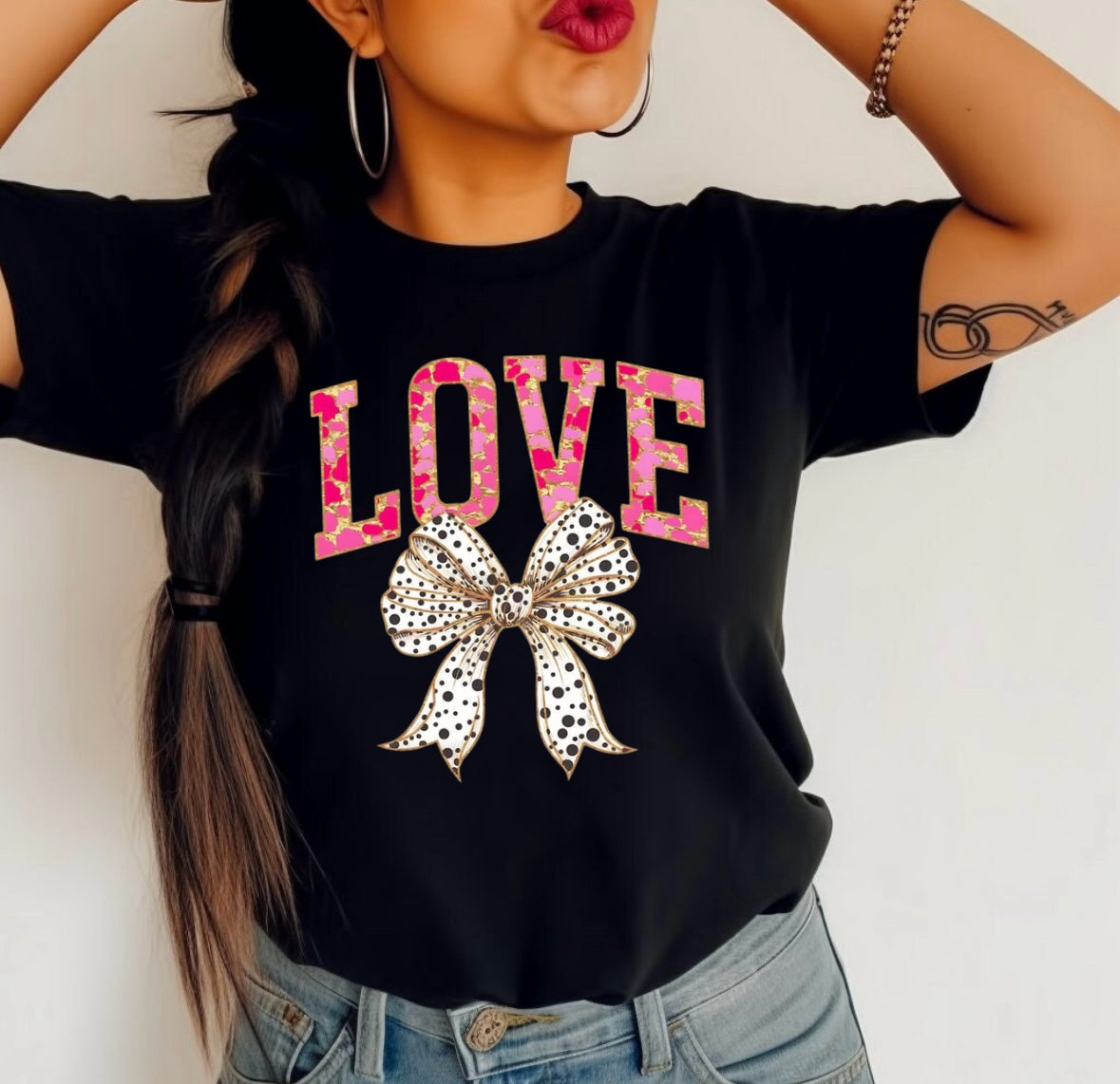 Love bow black tshirt