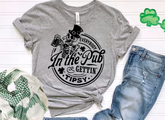 Everybody in the pub Tshirt